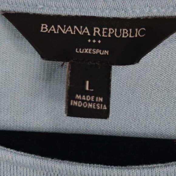 Banana Republic Light Blue Muscle Tee - Picture 8 of 9